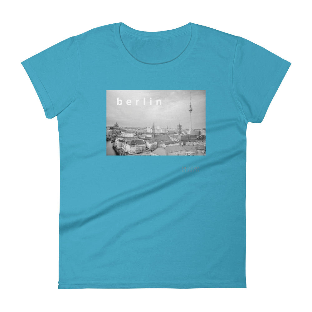 'Berlin, Germany' women's short-sleeved shirt (15 colors)