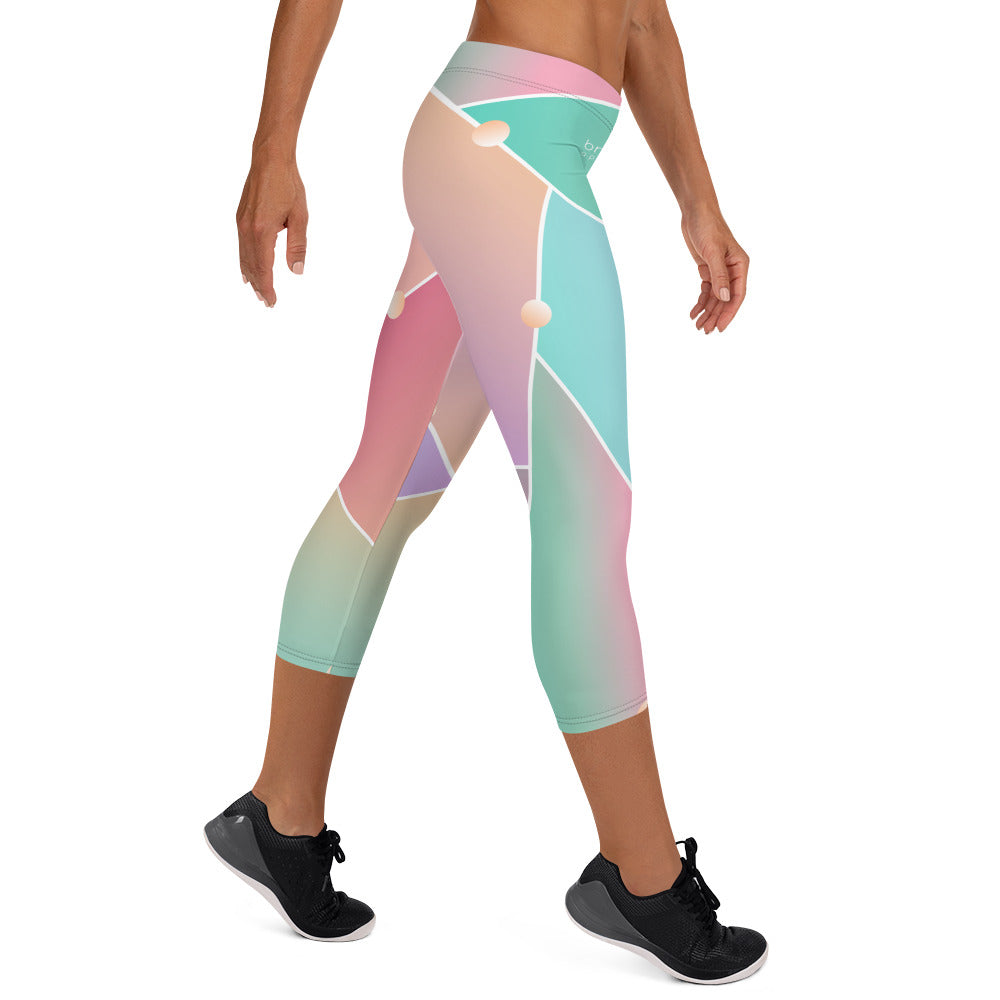'Iridescent Glass' capri yoga leggings