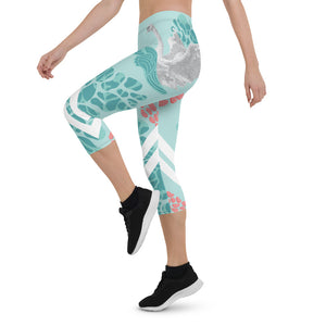 'Swans' capri yoga leggings